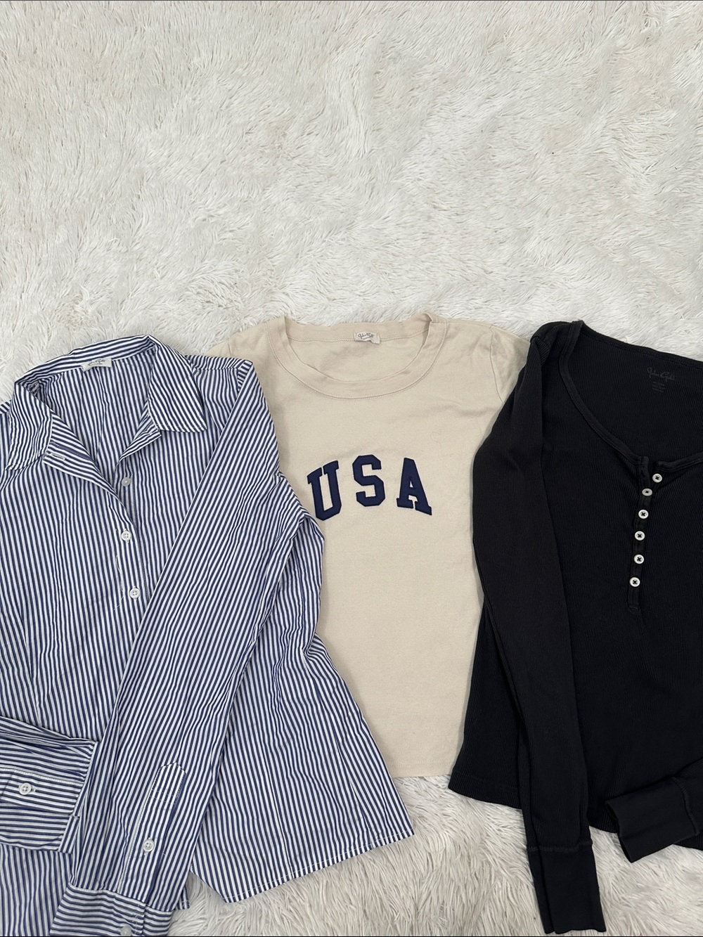 🏰 Bundle of 3 John Gault Tops